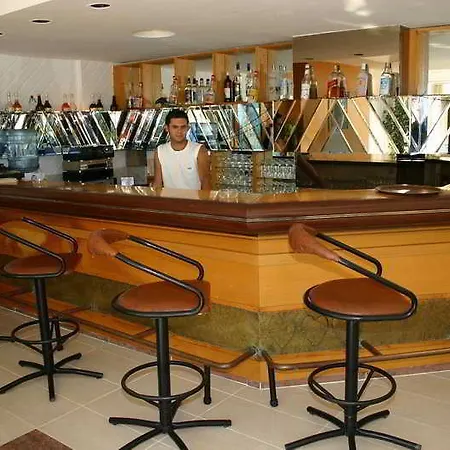 Alp Otel 2*